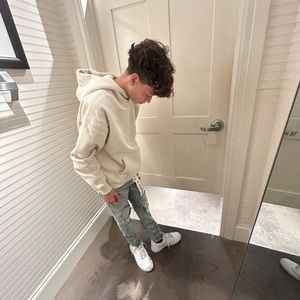 Meet your Posher, Antony